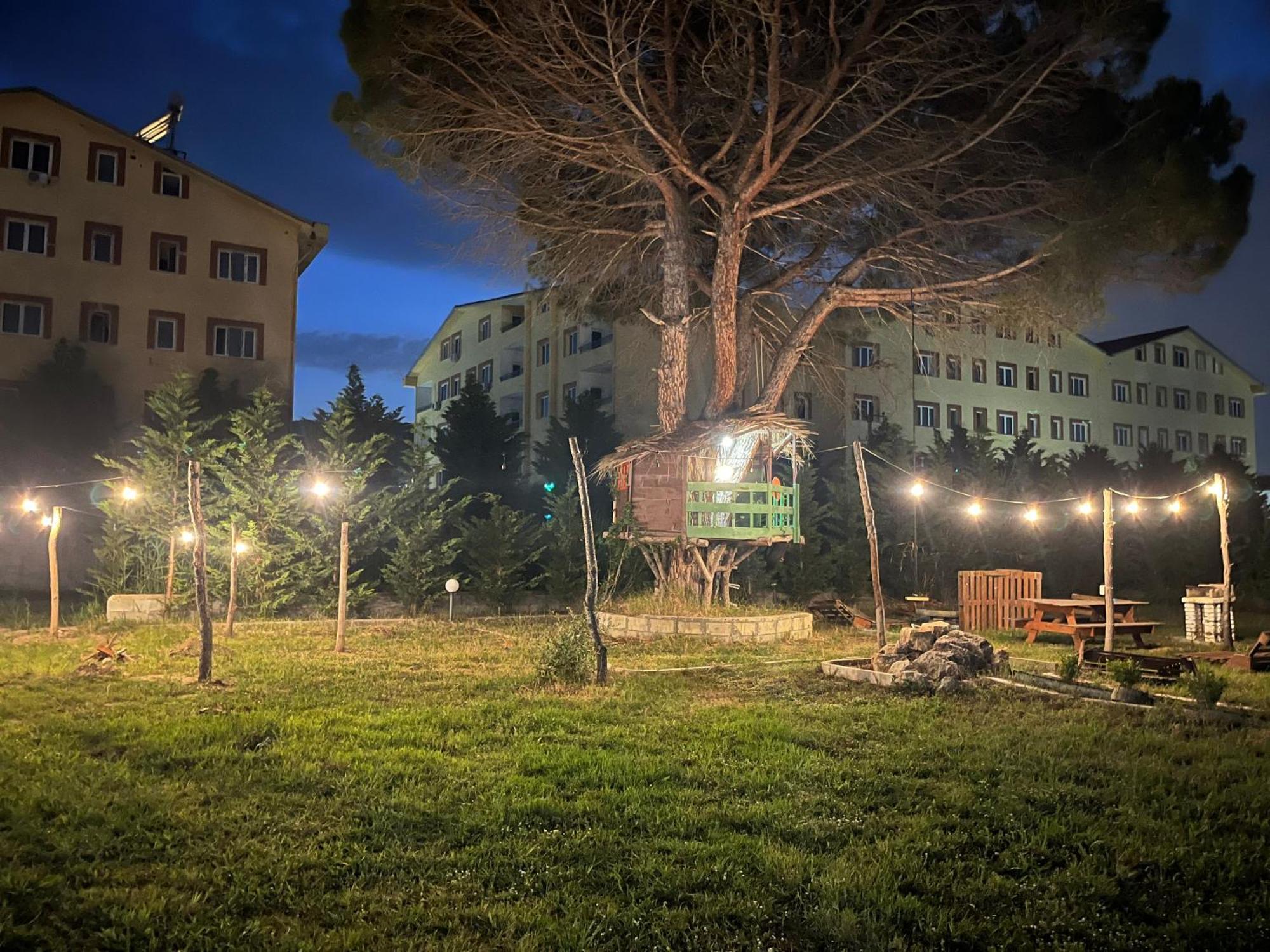 Family Tree - Quiet Area - Self Check In Aparthotel Golem  Exterior photo